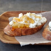 Honey and Ricotta Crostini Honey and Ricotta Crostini