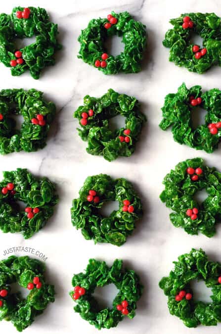 Marshmallow Christmas Wreaths Recipe on justataste.com