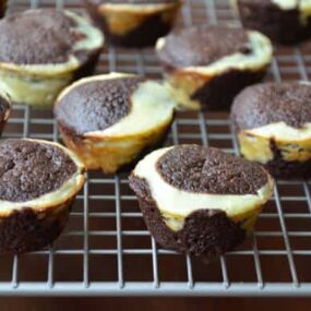 Cheesecake Brownie Bites