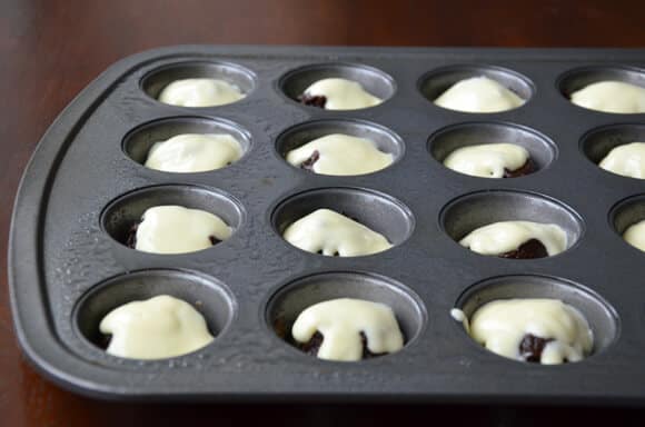 Cheesecake Brownie Bites