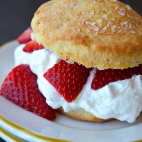 Easy Strawerry Shortcake with Whipped Cream
