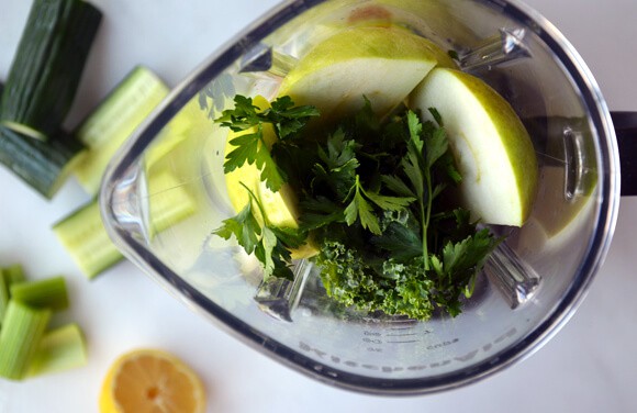 How to Make Green Juice in a Blender