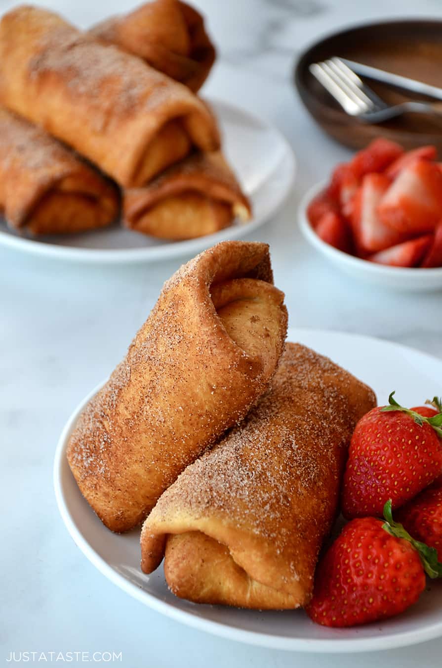 Chimichangas dulces de fresas y nata ¡postre fácil y rápido