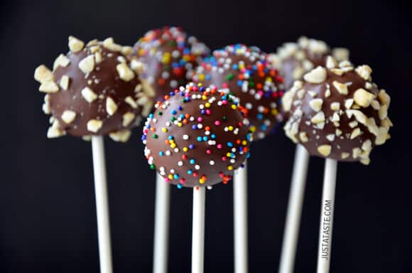 No-Bake Chocolate Cookie Pops from justataste.com