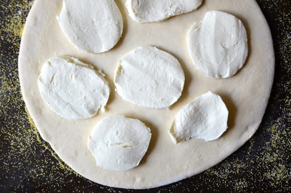 Garlicky Kale and Bacon Pizza from justataste.com #recipe