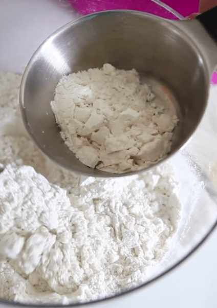 How to Accurately Measure Flour