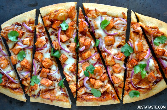 30-Minute Barbecue Chicken Pizza #recipe