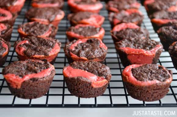 Raspberry Cheesecake Brownie Bites #recipe