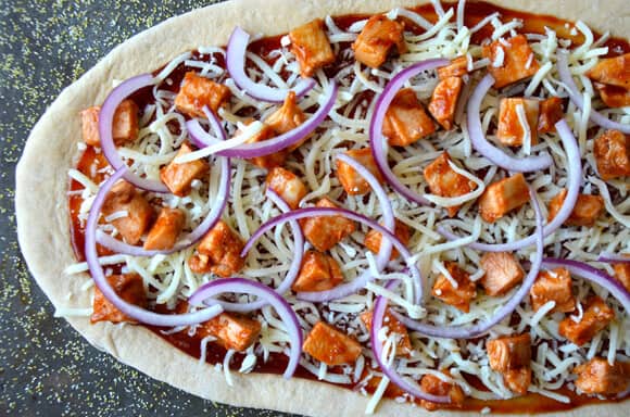 30-Minute Barbecue Chicken Pizza #recipe