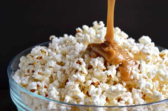 Homemade Caramel Popcorn with Bacon #recipe