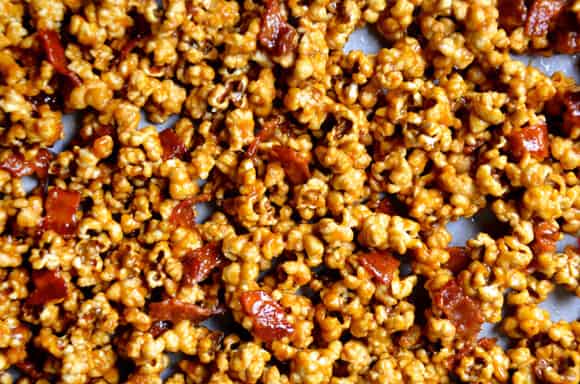 Homemade Caramel Popcorn with Bacon #recipe
