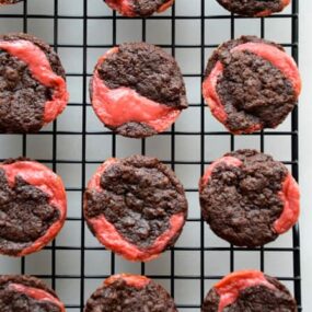 Raspberry Cheesecake Brownie Bites #recipe