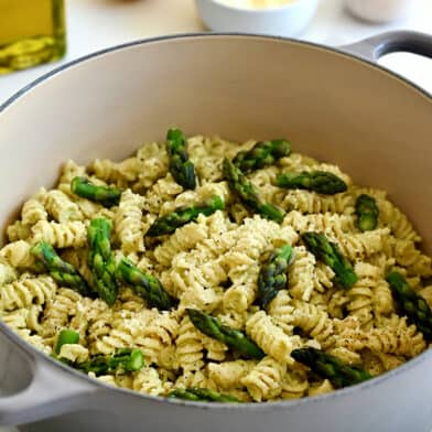 MONDAY: Cheesy Asparagus Pesto Pasta