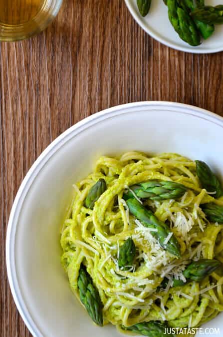 Cheesy Asparagus Pesto Pasta #recipe