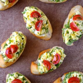 Quick and Easy Breakfast Bruschetta #recipe