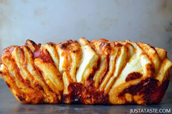 Pepperoni Pizza Pull-Apart Bread Recipe