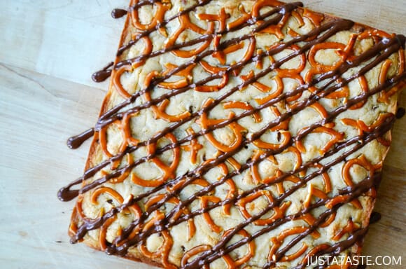 Pretzel Chocolate Chip Cookie Bars Recipe