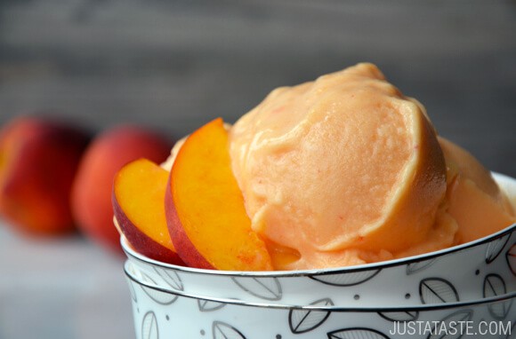 5-Minute Healthy Peach Frozen Yogurt Recipe