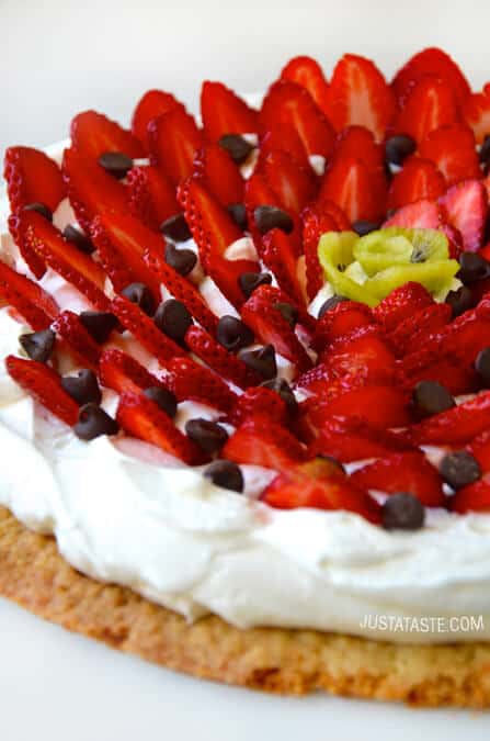 Strawberry Shortbread Cookie Cake recipe on justataste.com