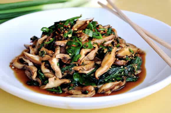 Sautéed Mushrooms with Spicy Garlic Sauce recipe on justataste.com