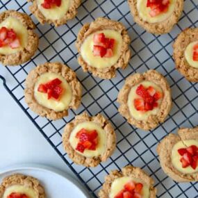 Strawberry Cheesecake Cookies #recipe on justataste.com