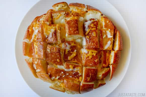 Cheesy Pull-Apart Garlic Bread recipe
