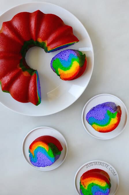 How to Make an Easy Rainbow Cake #recipe on justataste.com