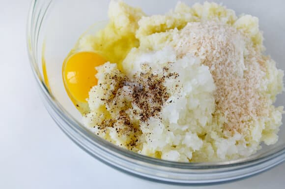5-Ingredient Baked Cauliflower Tots Recipe
