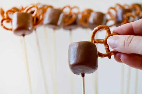 Chocolate Reindeer Marshmallow Pops Recipe