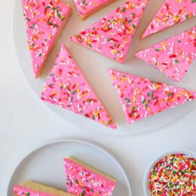 Frosted Sugar Cookie Bars Recipe