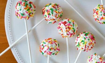 No-Bake Cheesecake Cookie Pops Recipe