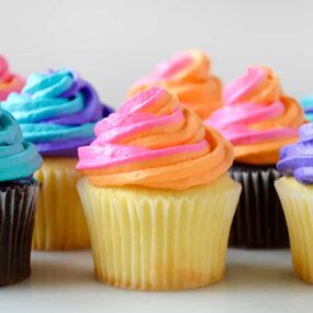 How to Pipe Two-Tone Swirl Frosting on justataste.com