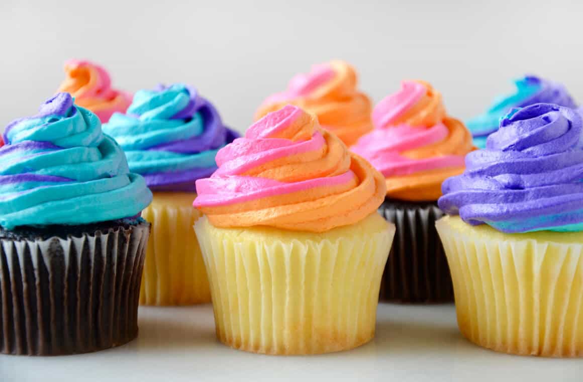 Video How to Pipe Swirled Frosting Just a Taste