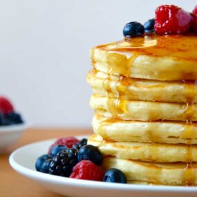 Fluffy Greek Yogurt Pancakes Recipe