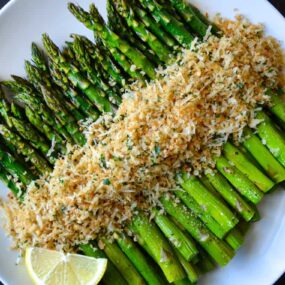 Roasted Asparagus with Cheesy Breadcrumbs