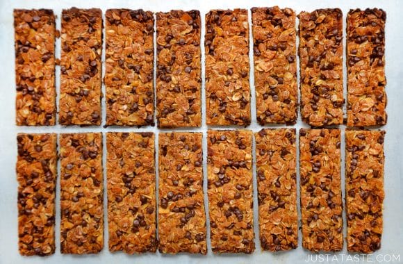 Homemade Chocolate Chip Granola Bars Recipe