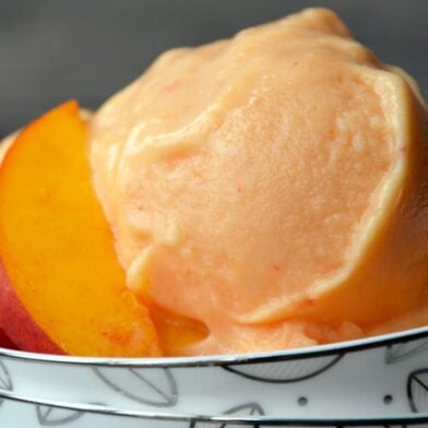SWEET TREAT: 5-Minute Healthy Peach Frozen Yogurt