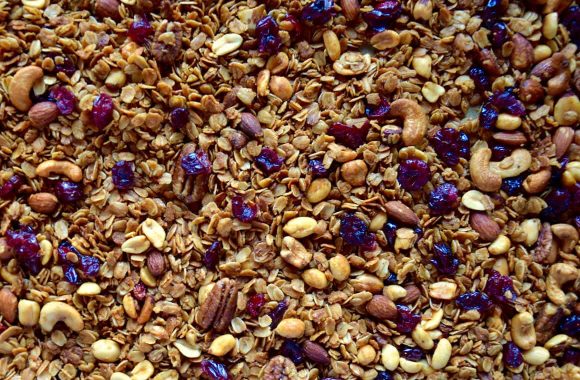 Easy Homemade Granola Recipe