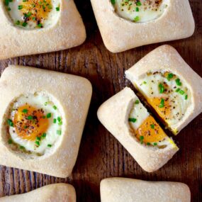 Baked Eggs in Bread Bowls Recipe