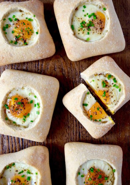 Baked Eggs in Bread Bowls Recipe