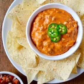 Slow Cooker Queso Dip Recipe