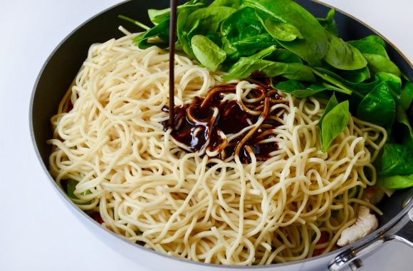 Easy Chicken Lo Mein Recipe