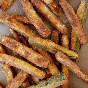 Crispy Baked Zucchini Fries with Ranch dressing for dipping