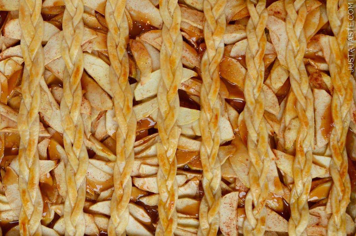 Finished baked caramel apple pie. 