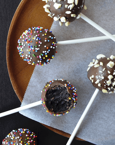 no-bake chocolate cookie pops