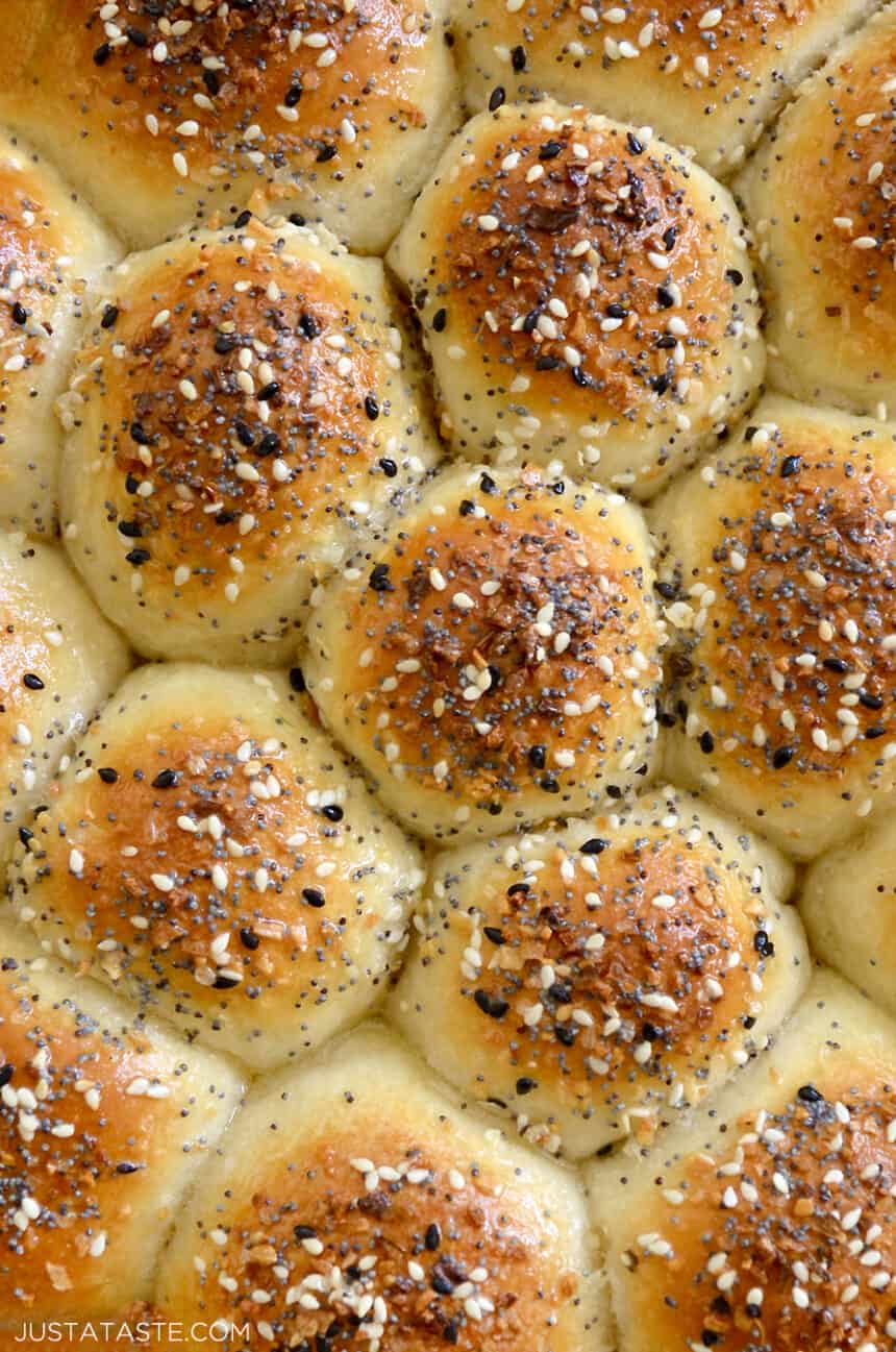 Closeup view of bagel pull-apart bread topped with everything seasoning