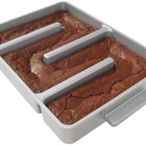 Baker's Edge Nonstick Edge Brownie Pan