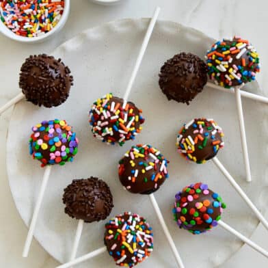 SWEET TREAT: No-Bake Chocolate Cookie Pops
