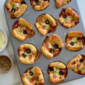 Muffin tin Easy Cheesy Pizza Cups