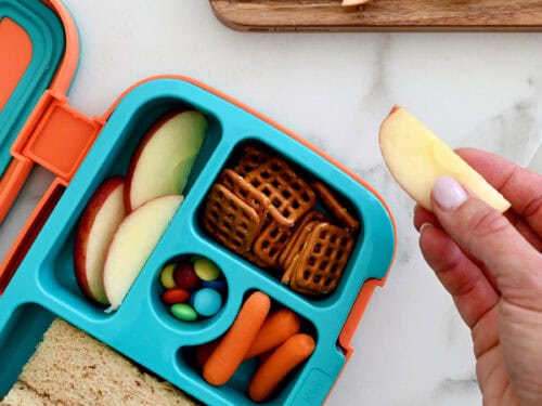 How to Stop Cut Apple Going Brown in Lunch Box: Easy Fresh Tips 1 How to Stop Cut Apple Going Brown in Lunch Box: Easy Fresh Tips